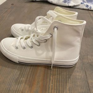 Sincerely Jules high top shoes - NWOT! Size 7